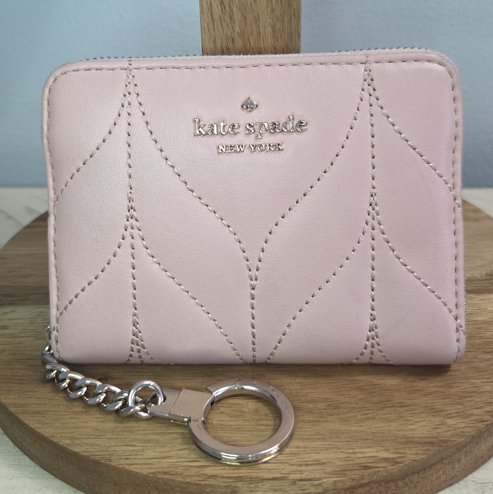 Kate Spade Dani wallet in the Briar Lane Quilted in Rosy Cheeks Color, EUC - Picture 2 of 14